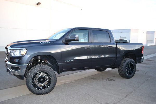2019 RAM 1500 4WD 6.5" with 20" wheel and 35" tire