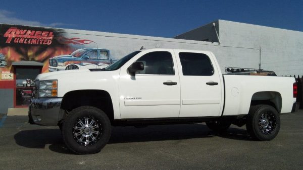 2010 2WD* 2500HD | 4" LIFT SPINDLES